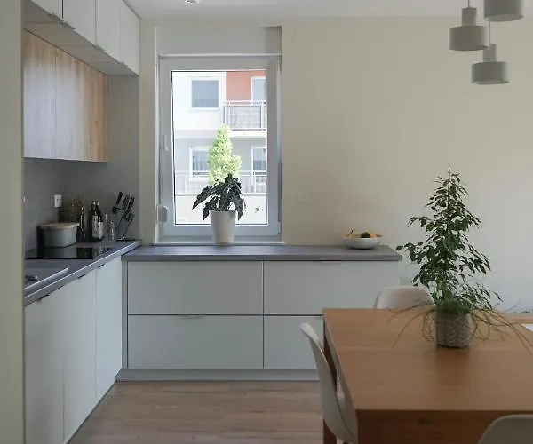 Przytulne Mieszkanie W Cichej Okolicy Apartmán Vratislav